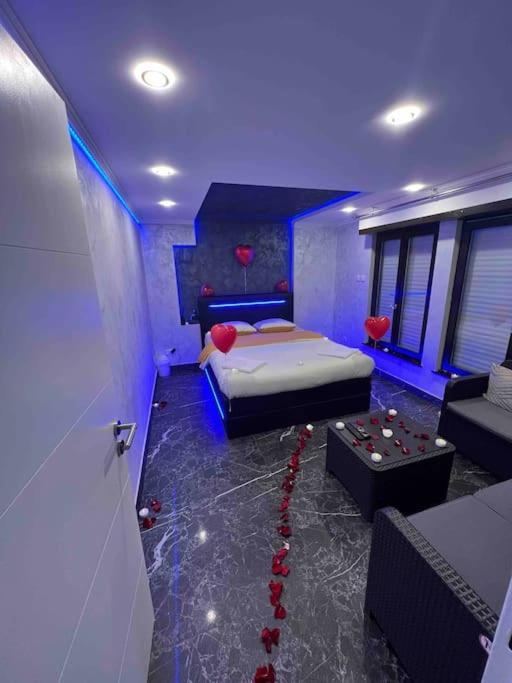 Appart Hotel Avec Sauna, Jacuzzi, ストラスブール エクステリア 写真