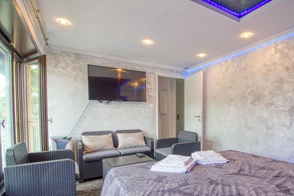 Appart Hotel Avec Sauna, Jacuzzi, ストラスブール エクステリア 写真
