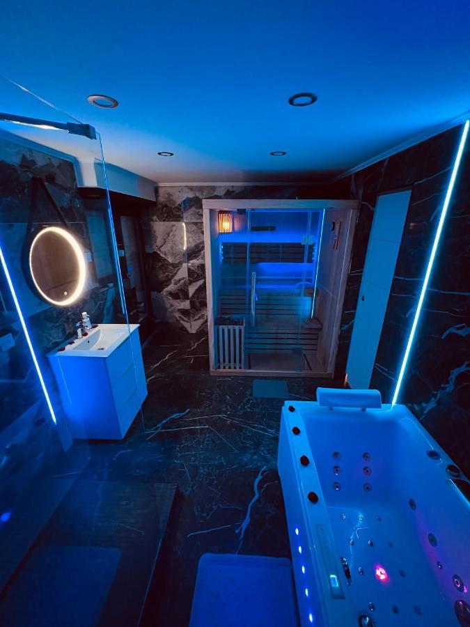 Appart Hotel Avec Sauna, Jacuzzi, ストラスブール エクステリア 写真