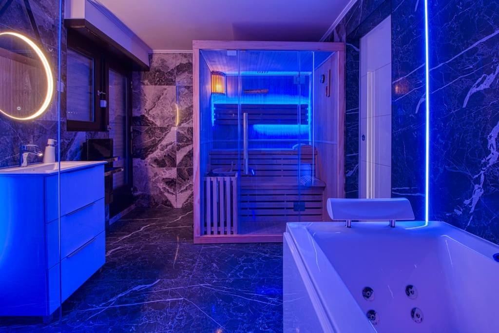 Appart Hotel Avec Sauna, Jacuzzi, ストラスブール エクステリア 写真